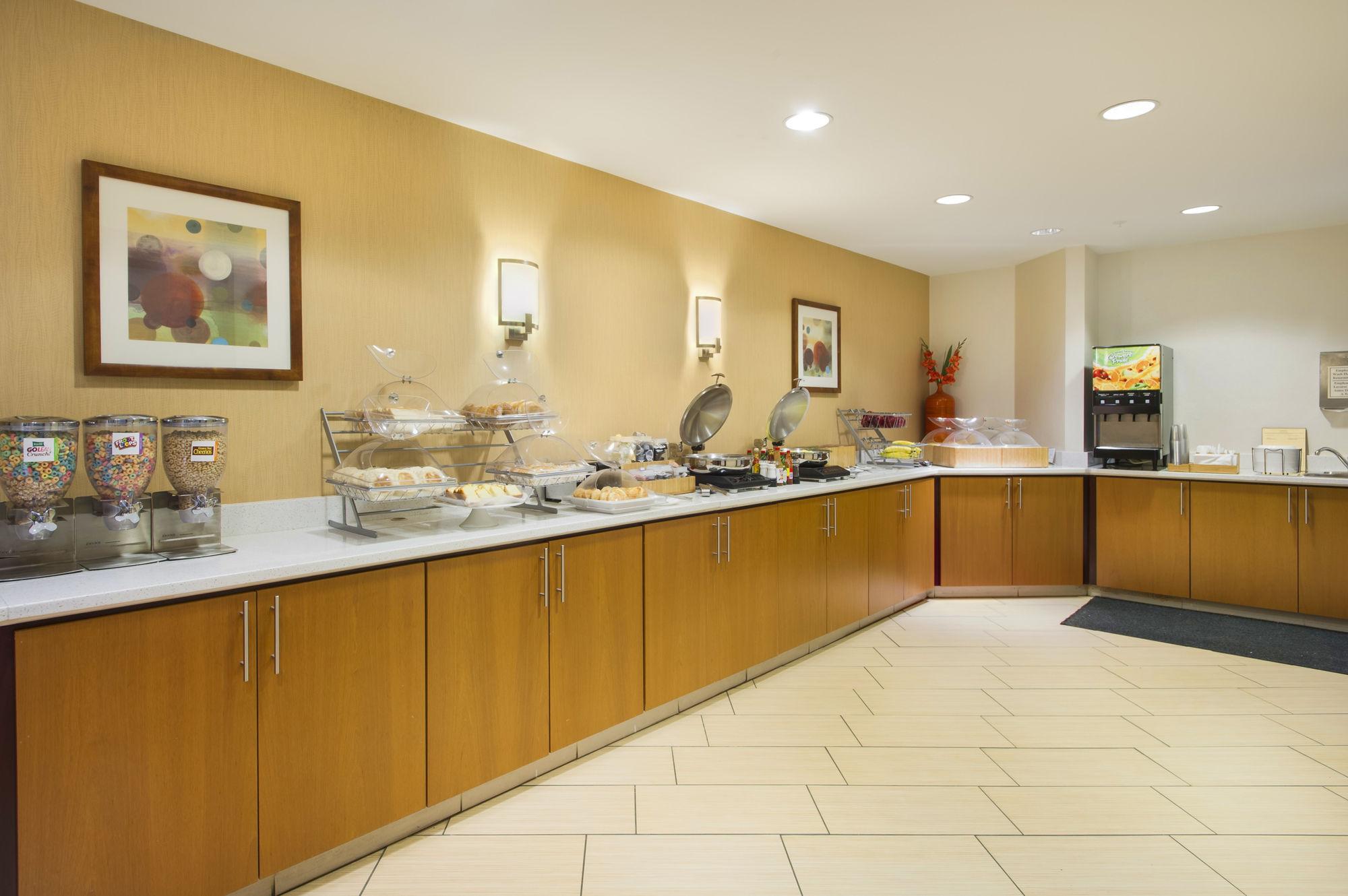 Springhill Suites By Marriott Lawrence Downtown Exterior photo