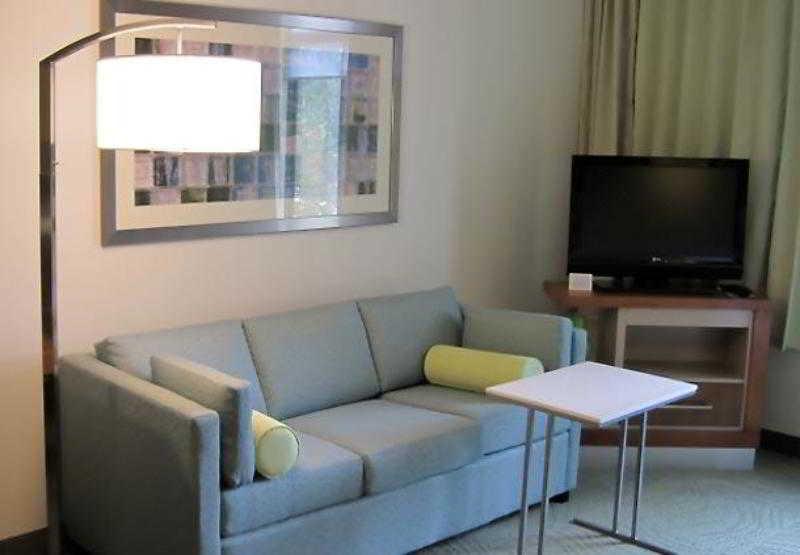 Springhill Suites By Marriott Lawrence Downtown Room photo